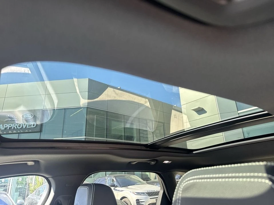 2026 Jaguar F-Pace - Image 16 of 18