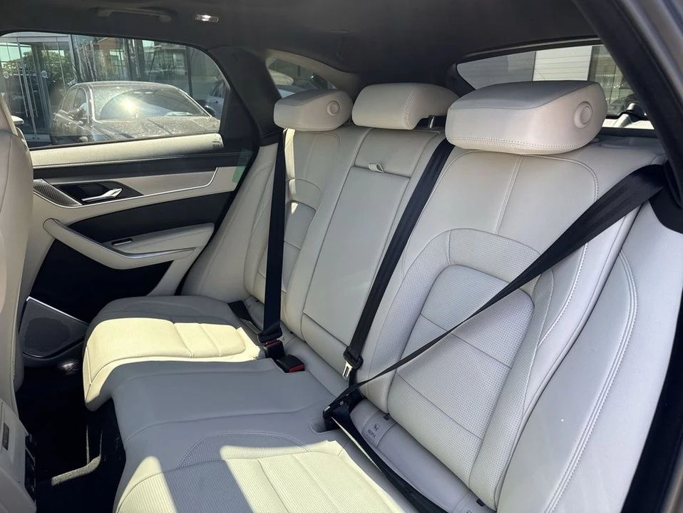 2026 Jaguar F-Pace - Image 17 of 18