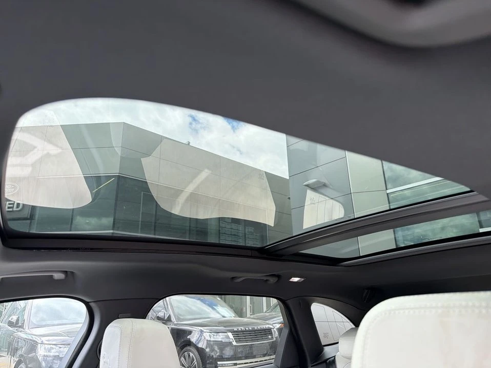 2026 Jaguar F-Pace - Image 17 of 19