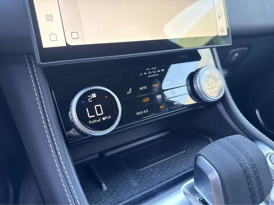 2026 Jaguar F-Pace - Image 13 of 18