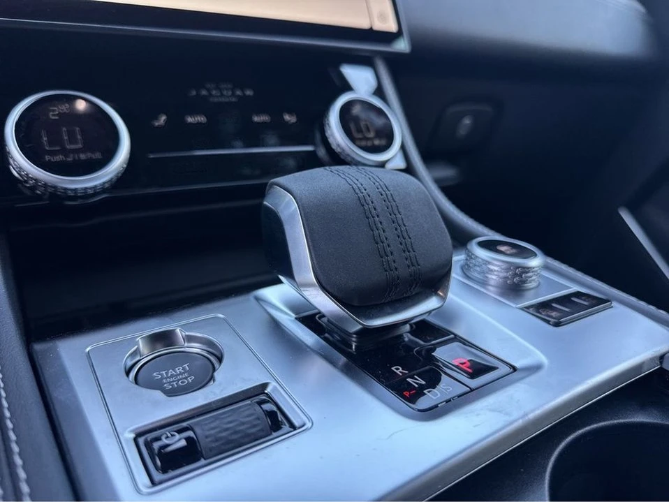2026 Jaguar F-Pace - Image 15 of 18