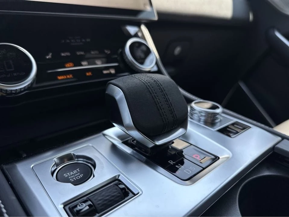 2026 Jaguar F-Pace - Image 14 of 18