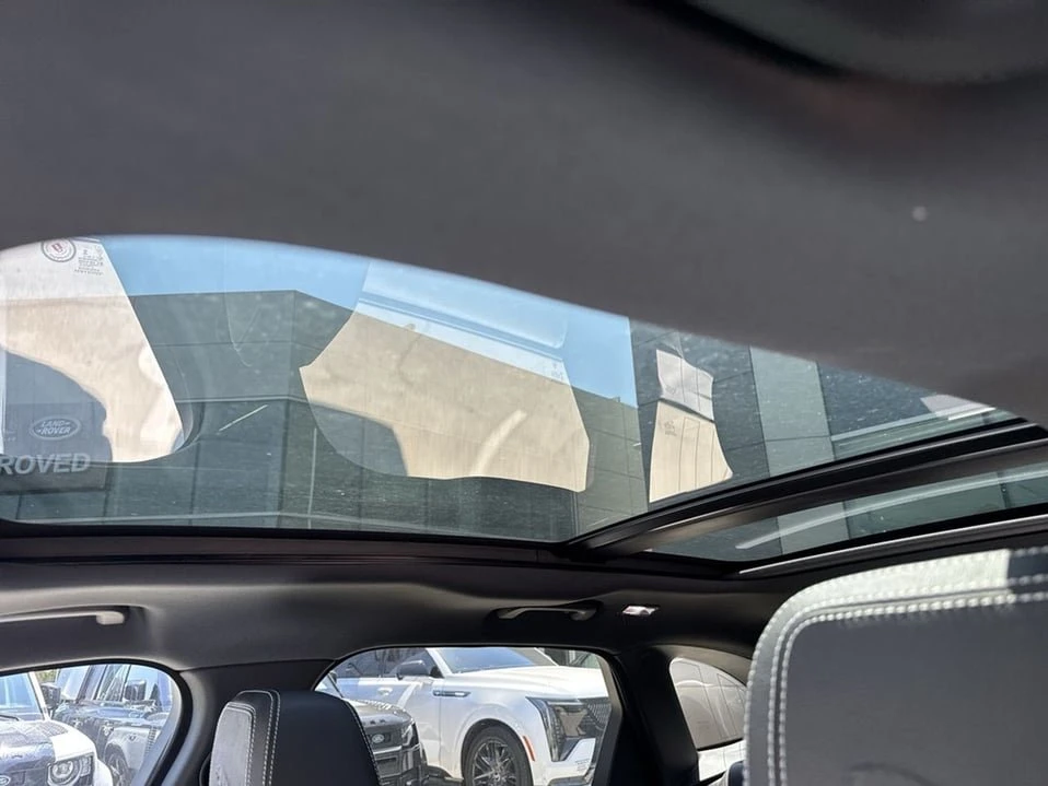 2026 Jaguar F-Pace - Image 16 of 18