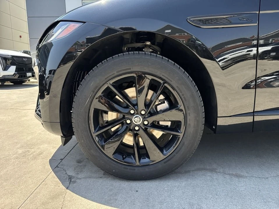 2026 Jaguar F-Pace - Image 4 of 18