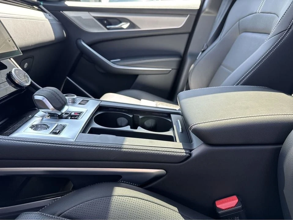 2026 Jaguar F-Pace - Image 15 of 18