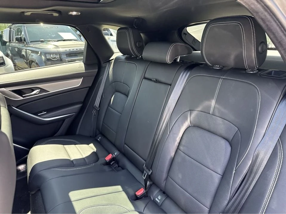 2026 Jaguar F-Pace - Image 17 of 18