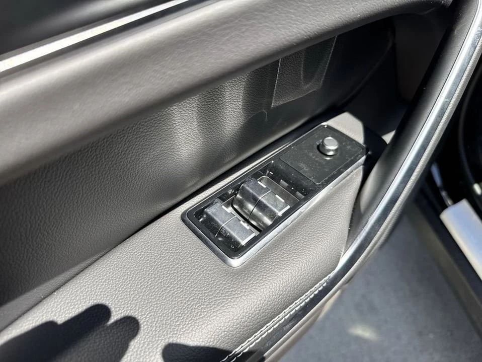 2026 Jaguar F-Pace - Image 7 of 18