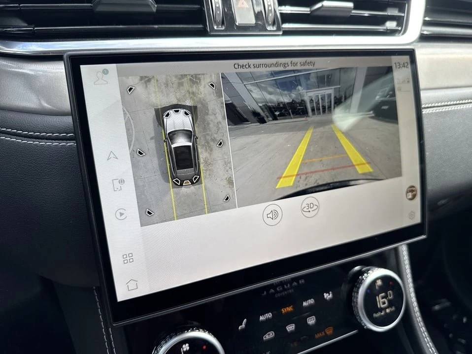 2026 Jaguar F-Pace - Image 11 of 18
