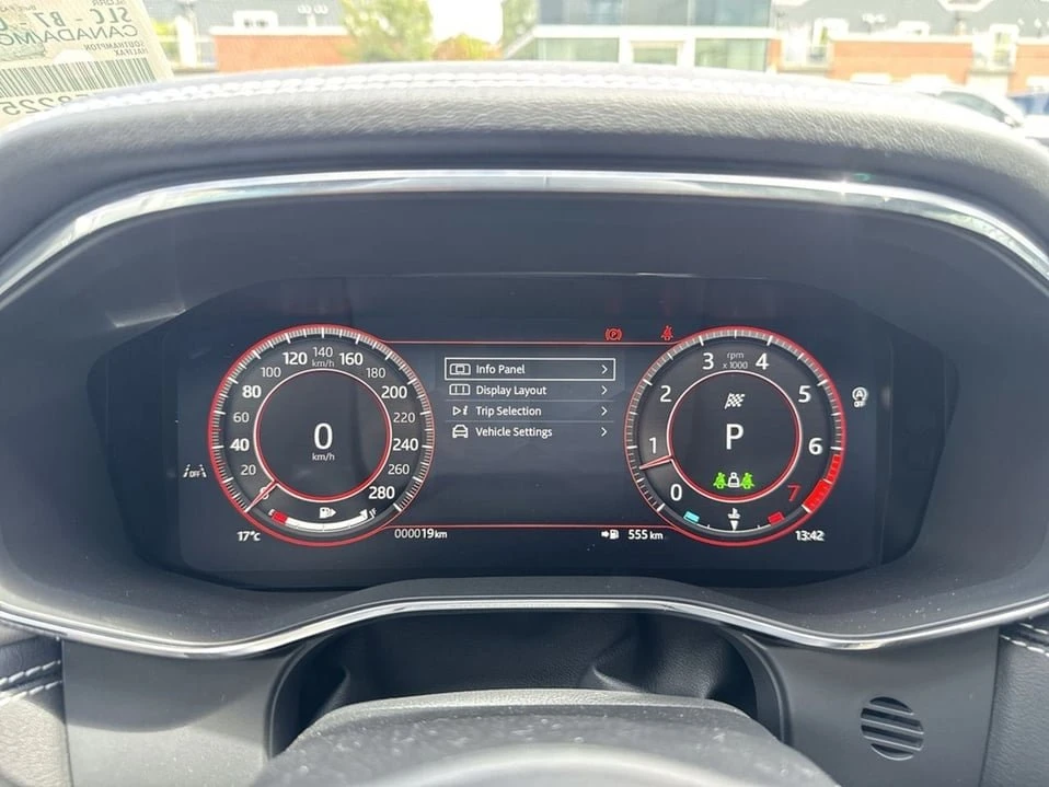 2026 Jaguar F-Pace - Image 9 of 18