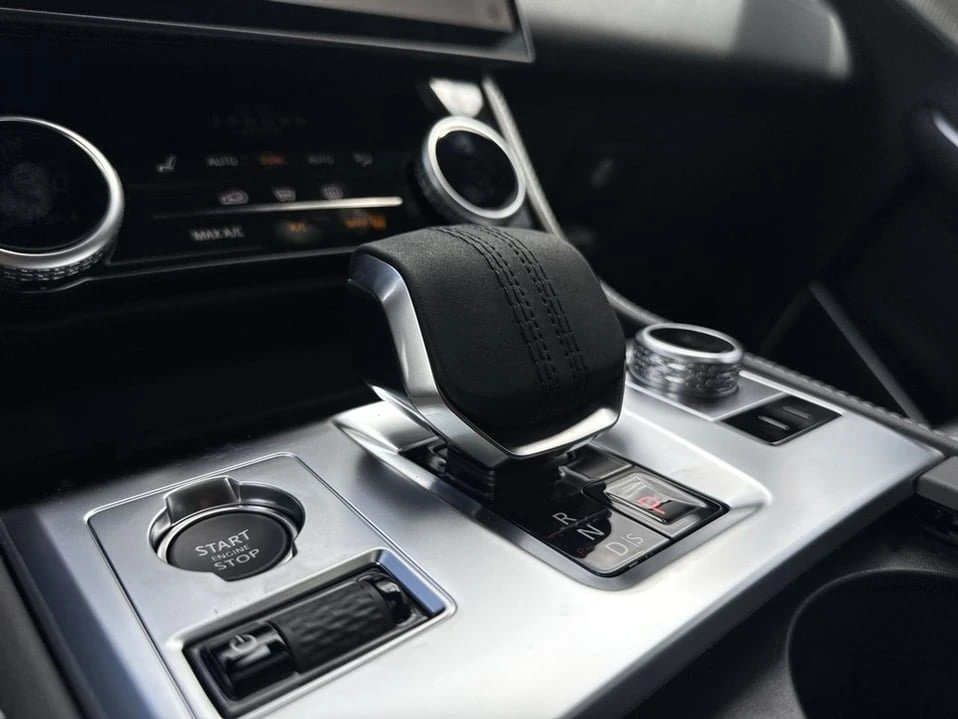 2026 Jaguar F-Pace - Image 14 of 18