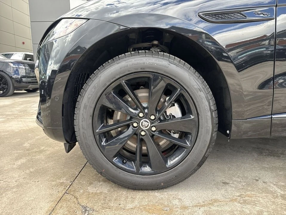 2026 Jaguar F-Pace - Image 4 of 18