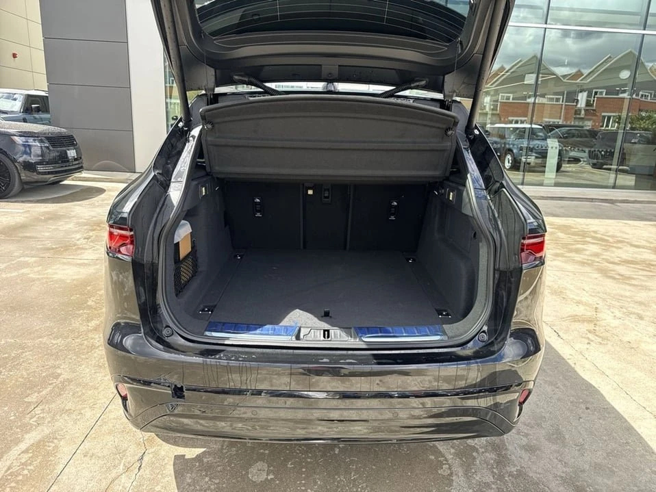2026 Jaguar F-Pace - Image 18 of 18