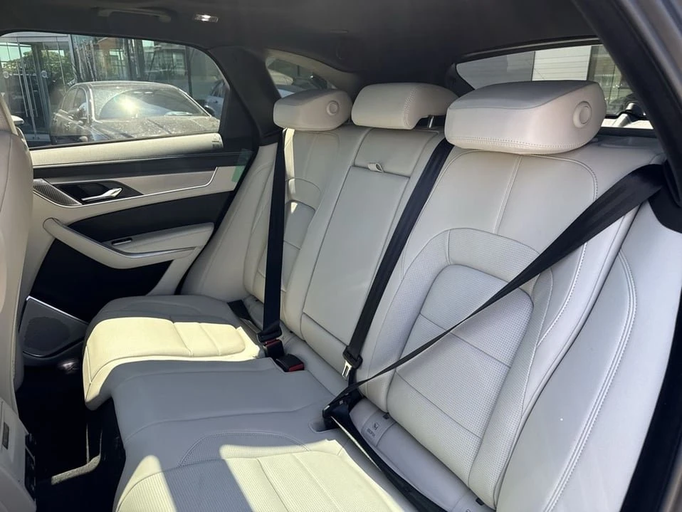 2026 Jaguar F-Pace - Image 17 of 18