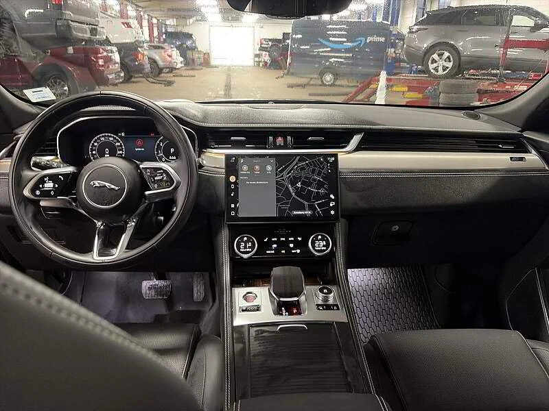 2026 Jaguar F-Pace - Image 11 of 18
