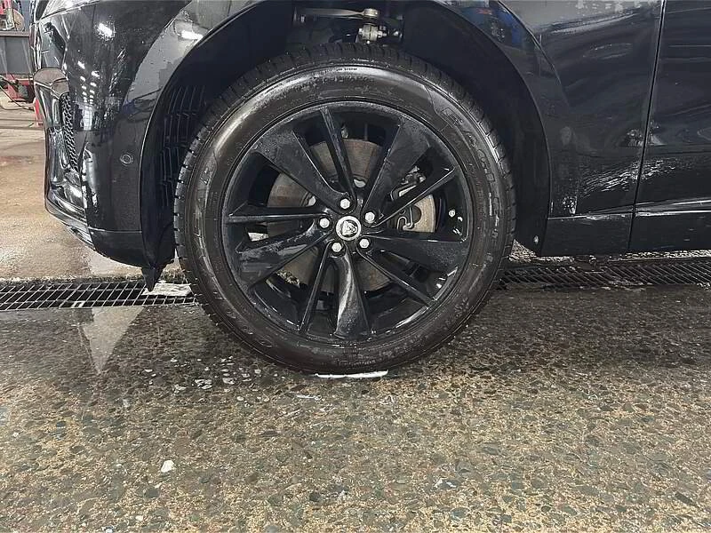 2026 Jaguar F-Pace - Image 3 of 18