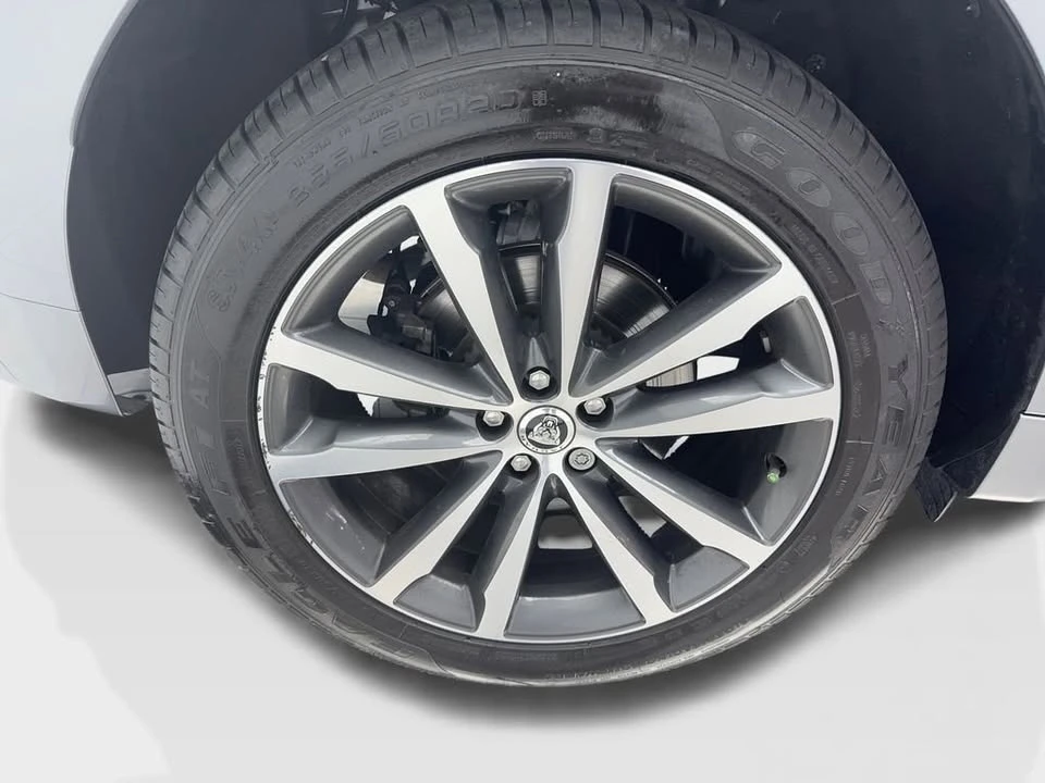 2026 Jaguar F-Pace - Image 13 of 20