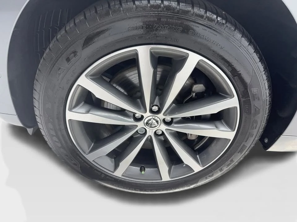 2026 Jaguar F-Pace - Image 11 of 20