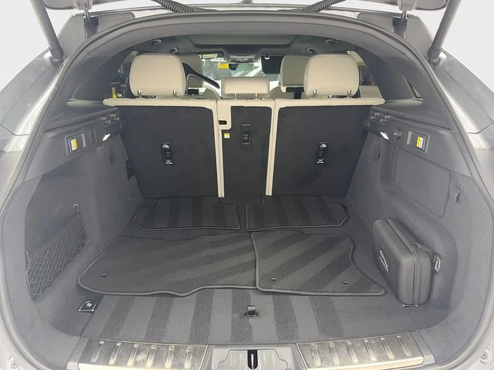 2026 Jaguar F-Pace - Image 14 of 20