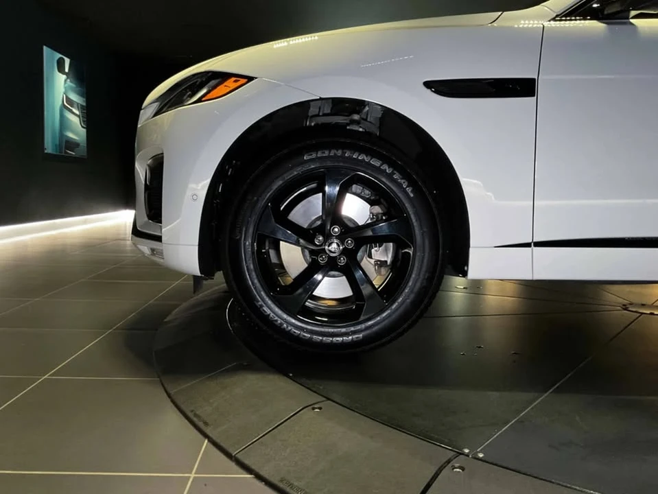 2026 Jaguar F-Pace - Image 6 of 12