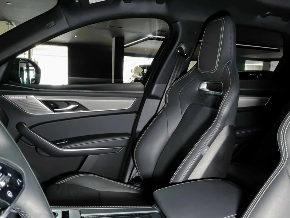 2026 Jaguar F-Pace - Image 10 of 12