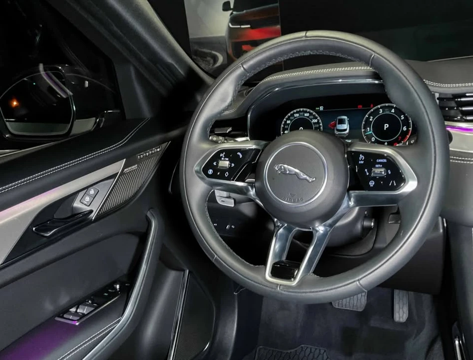 2026 Jaguar F-Pace - Image 8 of 12