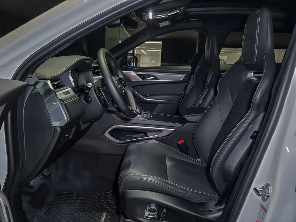 2026 Jaguar F-Pace - Image 10 of 19