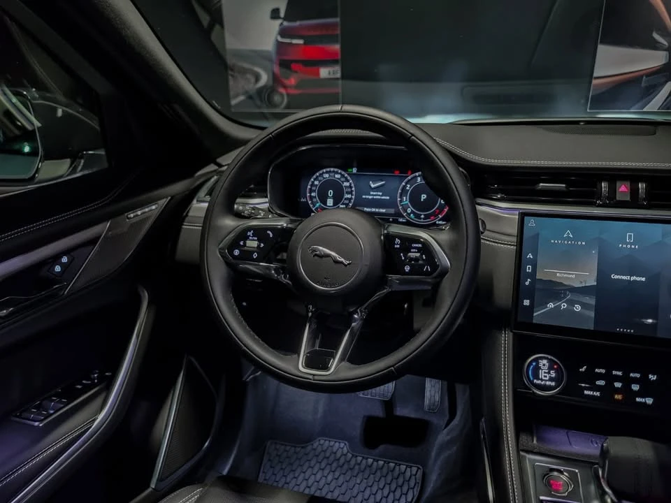 2026 Jaguar F-Pace - Image 11 of 19
