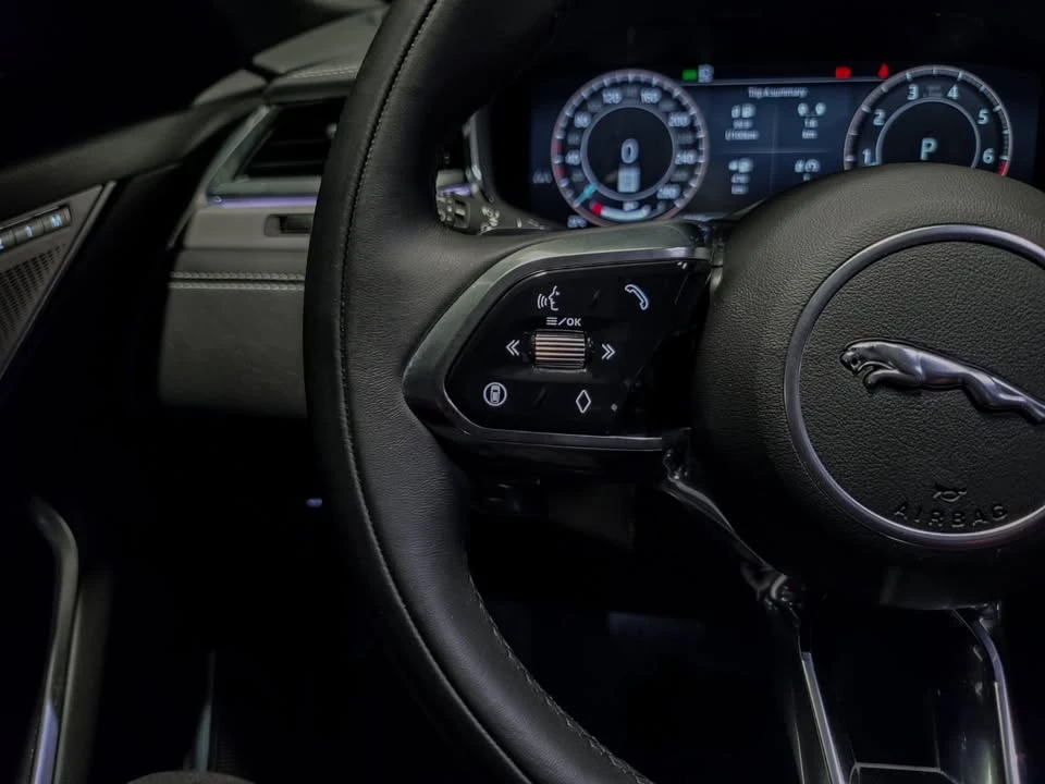 2026 Jaguar F-Pace - Image 14 of 19