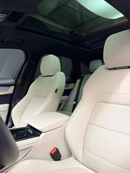 2026 Jaguar F-Pace - Image 6 of 9