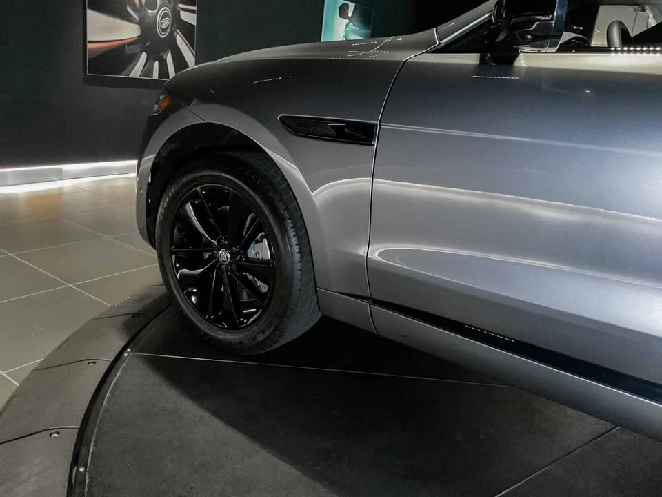 2026 Jaguar F-Pace - Image 9 of 20