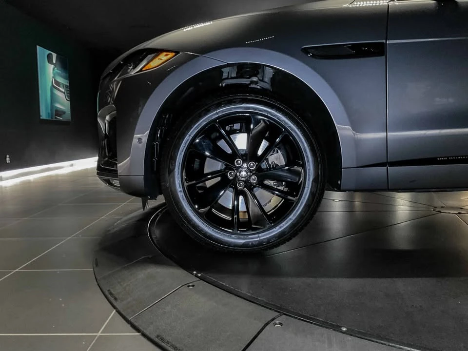 2026 Jaguar F-Pace - Image 10 of 19
