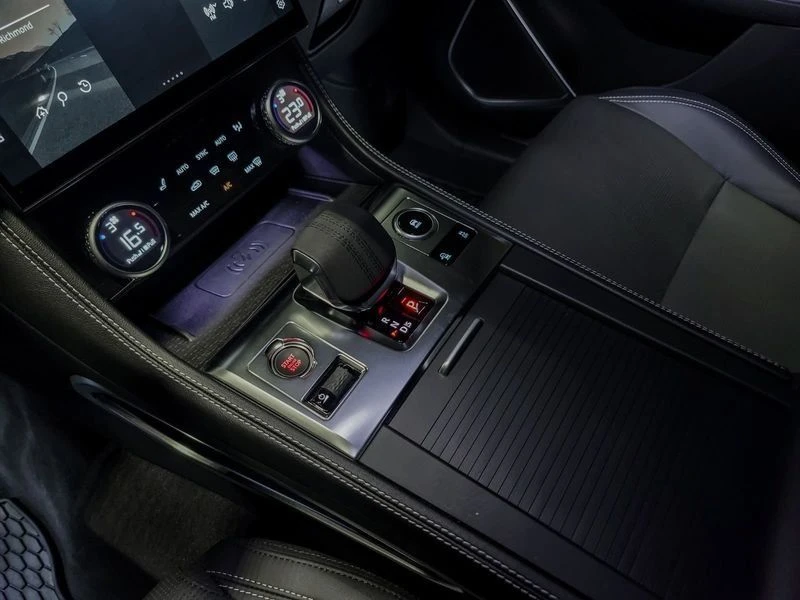 2026 Jaguar F-Pace - Image 15 of 20