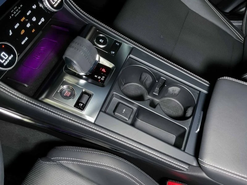 2026 Jaguar F-Pace - Image 15 of 20