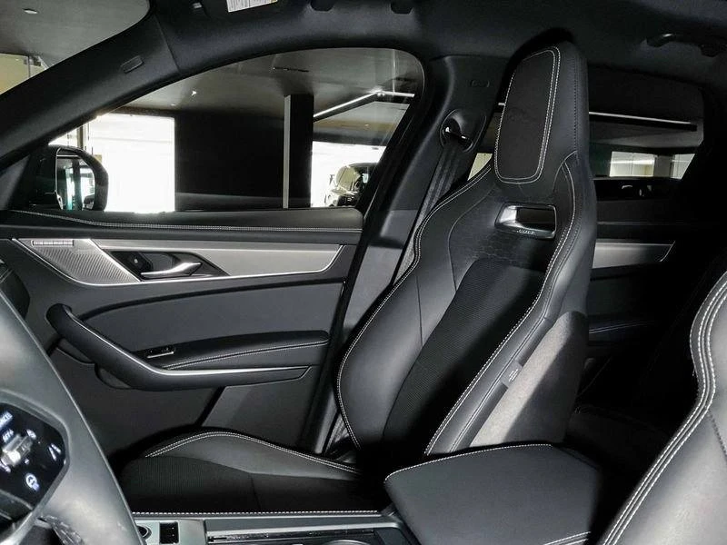 2026 Jaguar F-Pace - Image 18 of 20