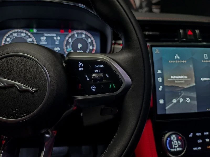 2026 Jaguar F-Pace - Image 13 of 20