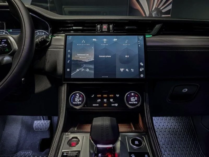 2026 Jaguar F-Pace - Image 16 of 20