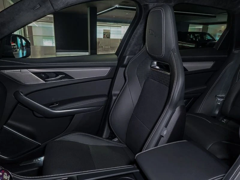 2026 Jaguar F-Pace - Image 18 of 20