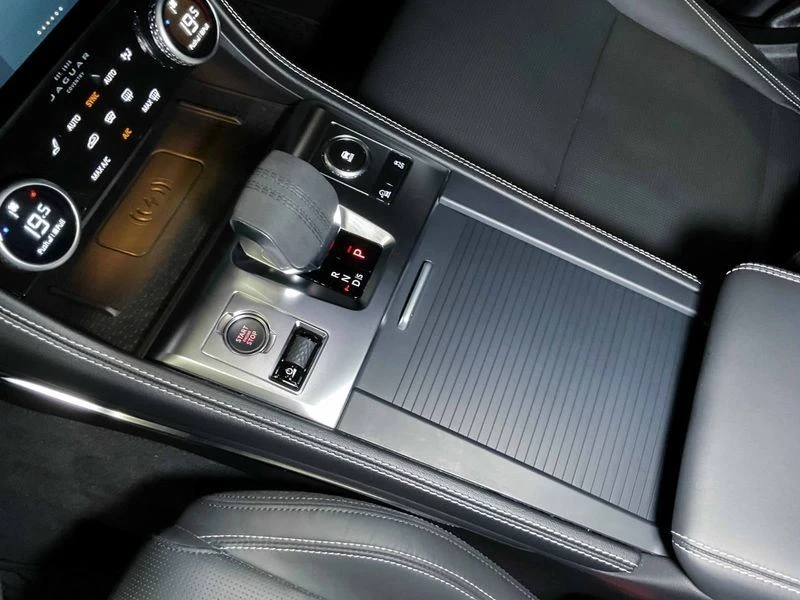 2026 Jaguar F-Pace - Image 6 of 10