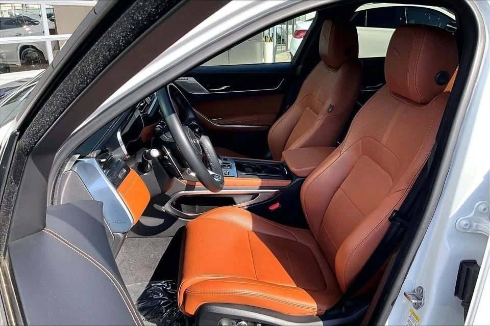 2026 Jaguar F-Pace - Image 12 of 13