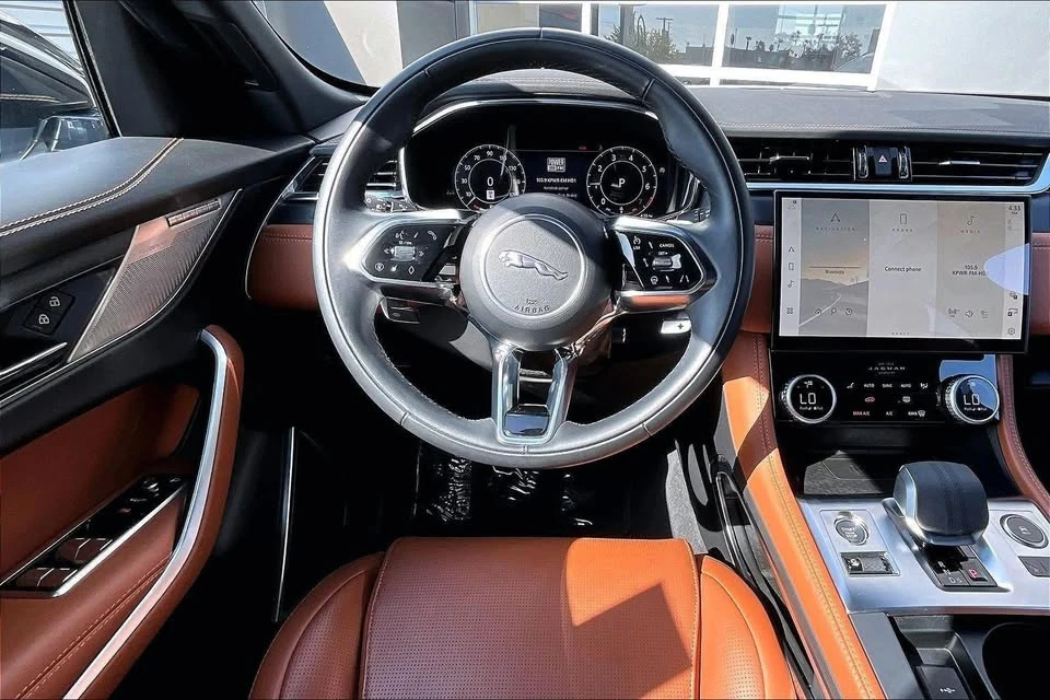 2026 Jaguar F-Pace - Image 4 of 13