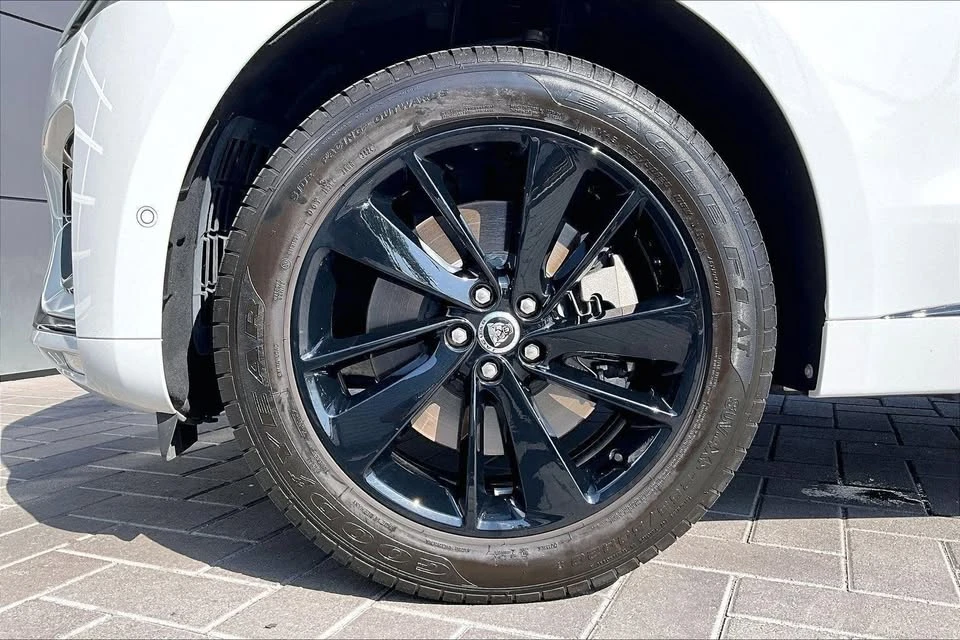 2026 Jaguar F-Pace - Image 8 of 13
