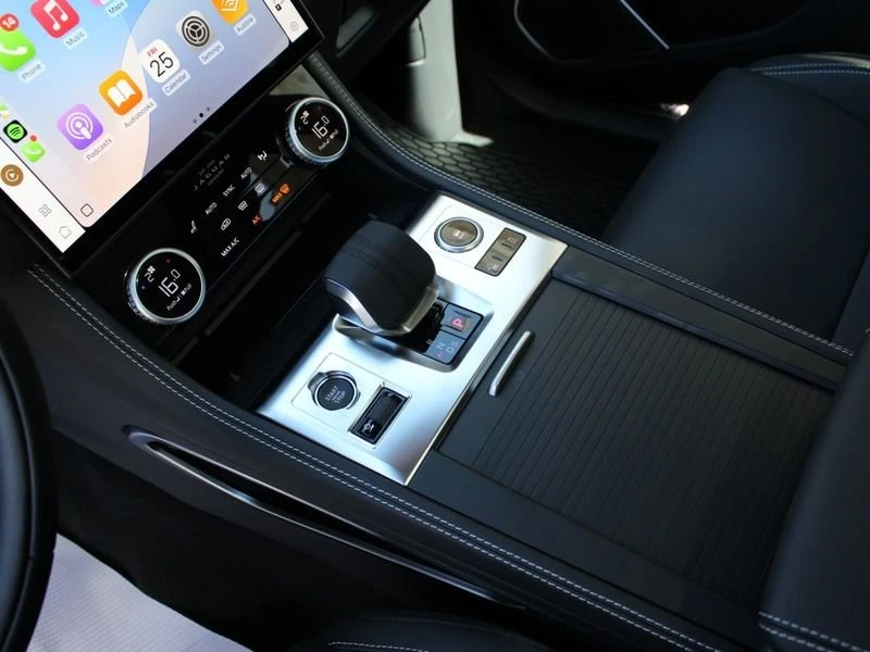 2026 Jaguar F-Pace - Image 12 of 17