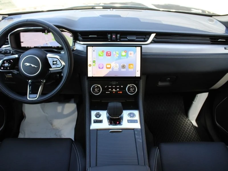 2026 Jaguar F-Pace - Image 9 of 17