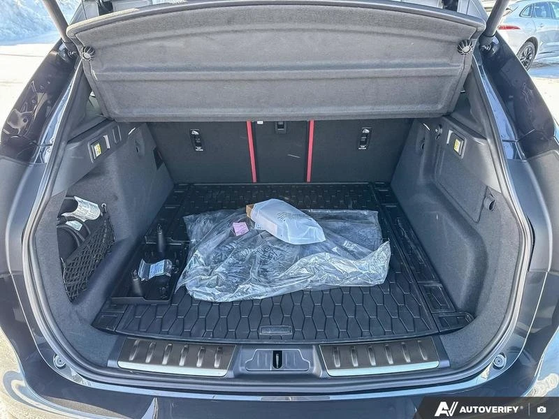 2026 Jaguar F-Pace - Image 7 of 20