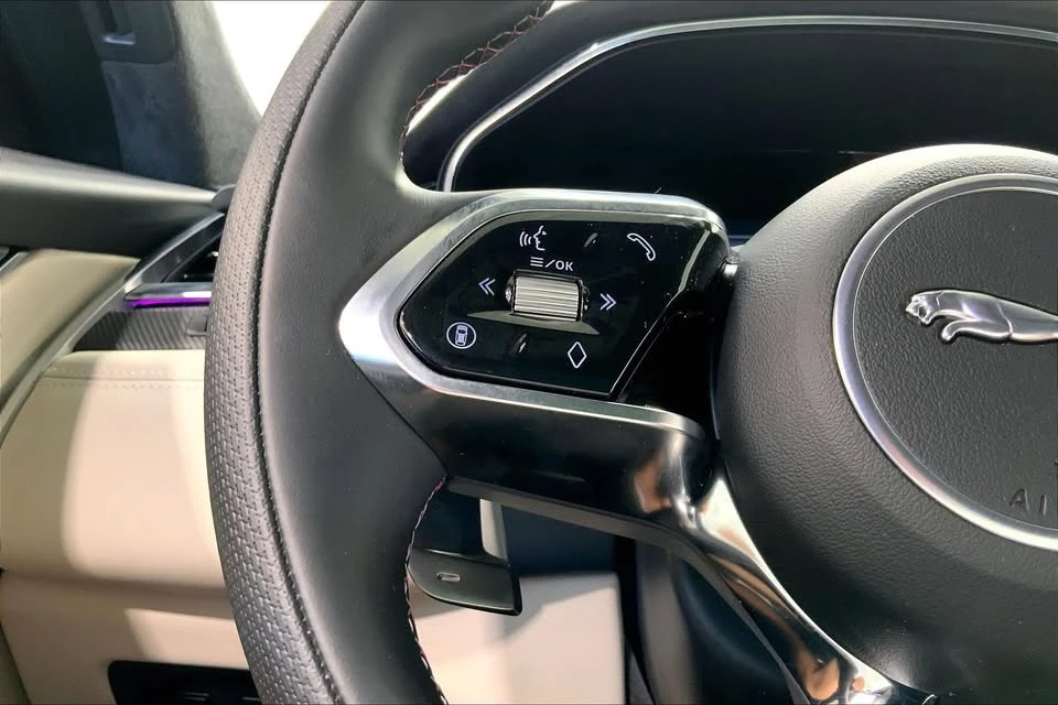 2026 Jaguar F-Pace - Image 15 of 20