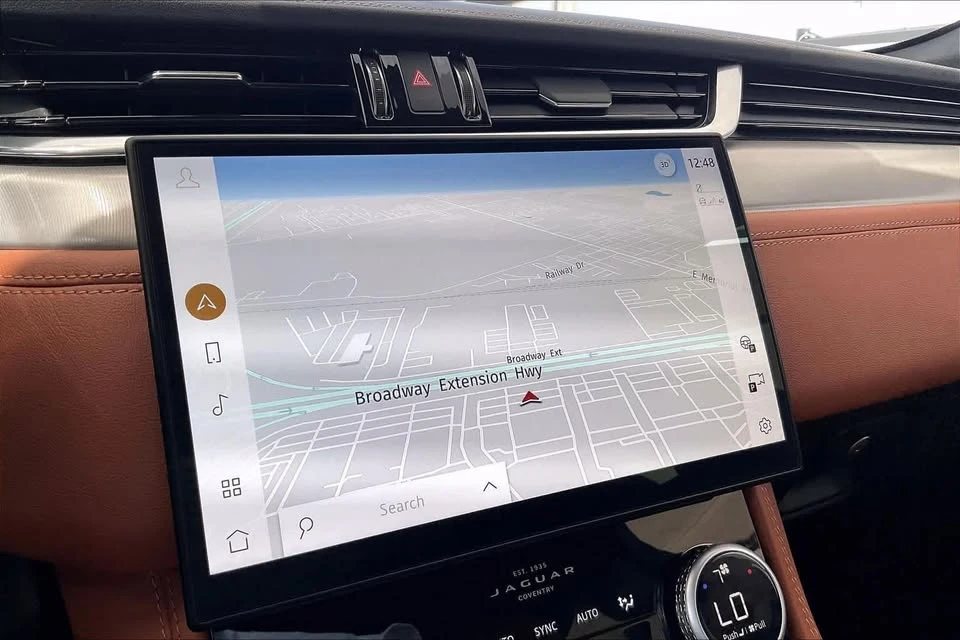 2026 Jaguar F-Pace - Image 9 of 18