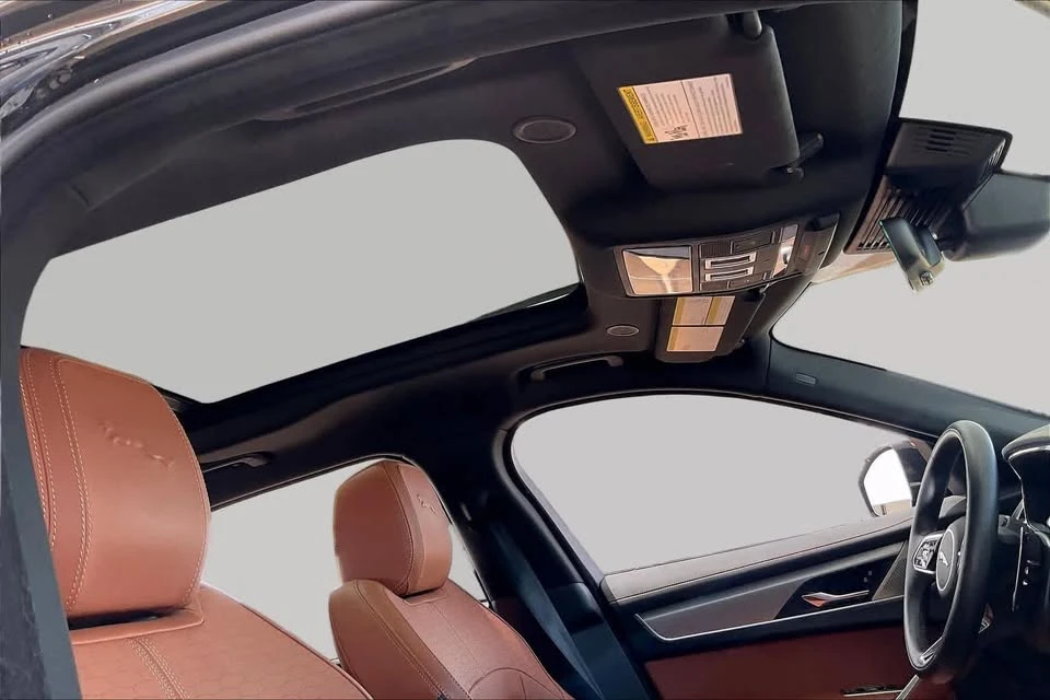 2026 Jaguar F-Pace - Image 13 of 18