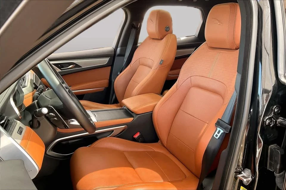 2026 Jaguar F-Pace - Image 12 of 18