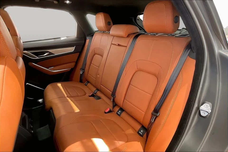 2026 Jaguar F-Pace - Image 14 of 18