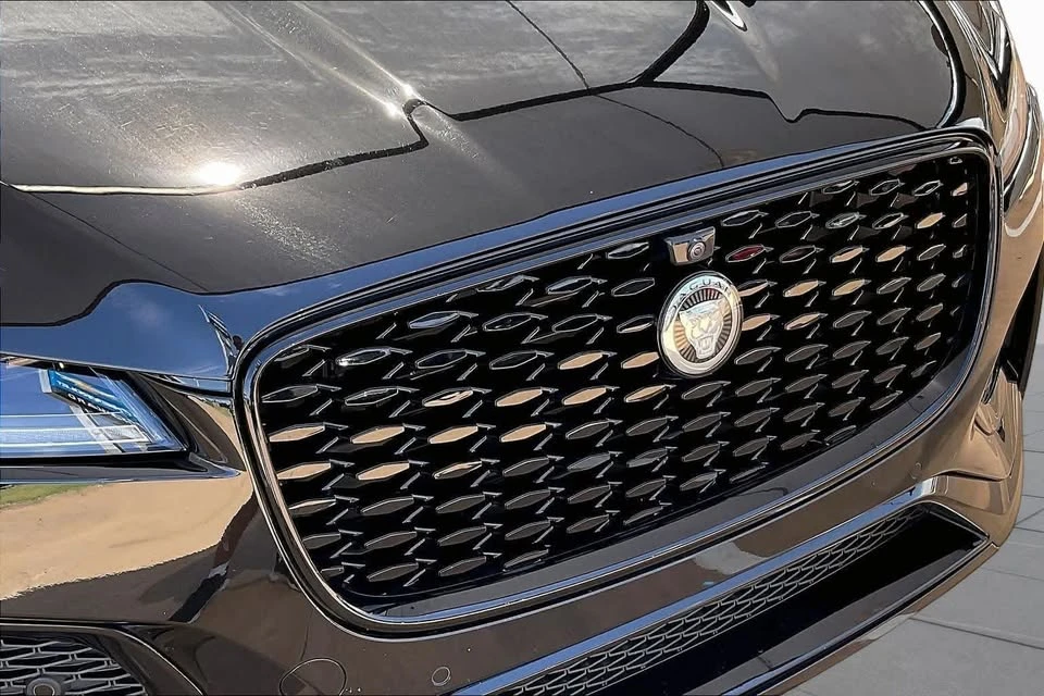 2026 Jaguar F-Pace - Image 17 of 18